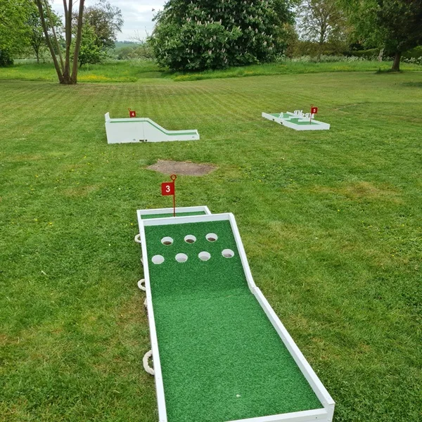 huntsmill farm buckinghamshire crazy  golf hire